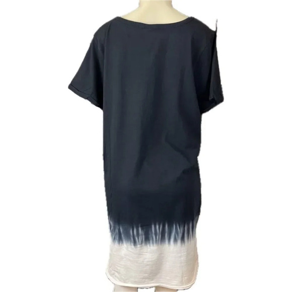 Torrid +3 Black Dip-Dye Slashed V-Neck Accent Print Short Sleeve T-Shirt Dress - Picture 4 of 6